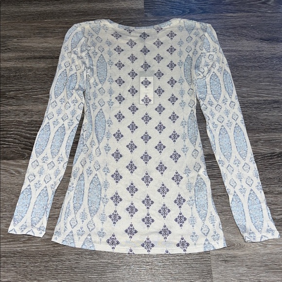 BCBG MaxAzria Sheer Cream and Blue Patterned Long Sleeve Top - Picture 6 of 8